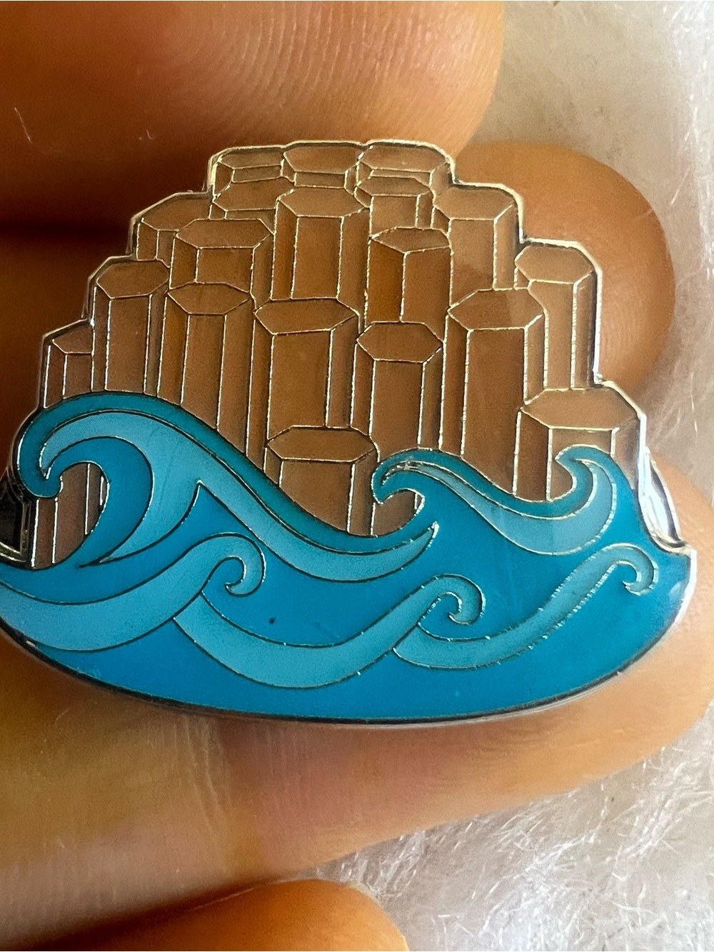 giants causeway Ocean Wave Enamel Pin with Geometric Gold Towers - Picture 2 of 3